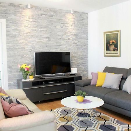 Apartment Dajana Bol Luaran gambar